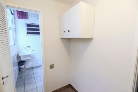 Apartamento à venda com 120m², 3 quartos e 1 vaga Apartamento à venda com 120m², 3 quartos e 1 vagaQuarto de Serviço
