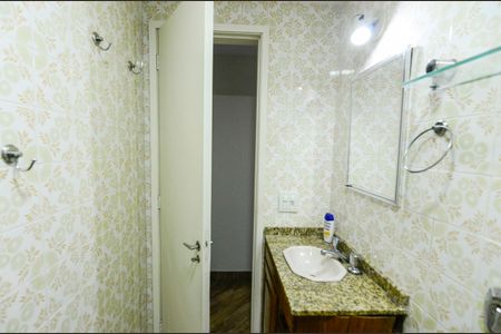 Apartamento à venda com 120m², 3 quartos e 1 vaga Apartamento à venda com 120m², 3 quartos e 1 vagaBanheiro Social