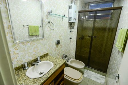 Apartamento à venda com 120m², 3 quartos e 1 vaga Apartamento à venda com 120m², 3 quartos e 1 vagaBanheiro Social