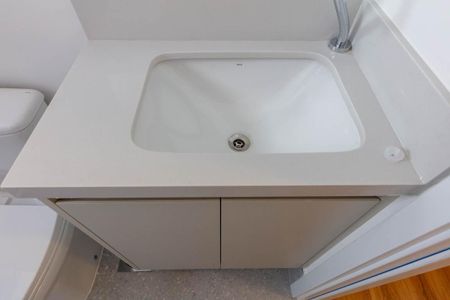 Studio para alugar com 30m², 1 quarto e sem vaga Studio para alugar com 30m², 1 quarto e sem vagaBanheiro