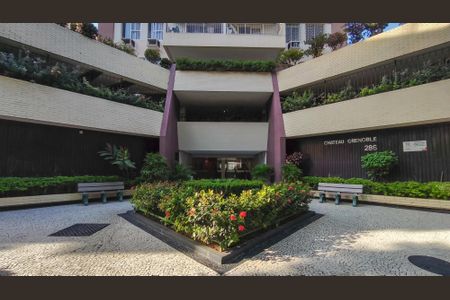 Apartamento à venda com 77m², 2 quartos e 1 vagaFachada e portaria