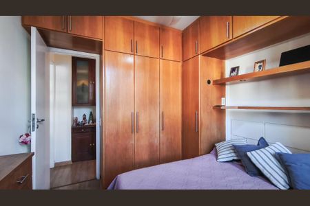 Apartamento à venda com 77m², 2 quartos e 1 vagaQuarto 2