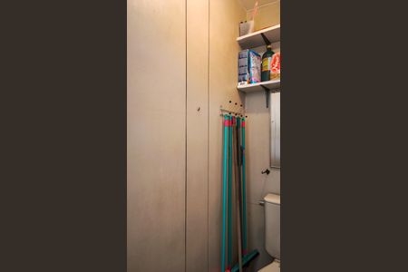 Apartamento à venda com 77m², 2 quartos e 1 vagaBanheiro de serviço