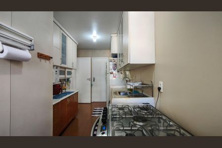 Apartamento à venda com 77m², 2 quartos e 1 vagaCozinha