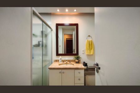 Apartamento à venda com 77m², 2 quartos e 1 vagaBanheiro Corredor