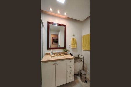 Apartamento à venda com 77m², 2 quartos e 1 vagaBanheiro Corredor