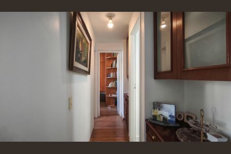 Apartamento à venda com 77m², 2 quartos e 1 vagaCorredor