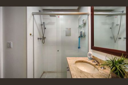 Apartamento à venda com 77m², 2 quartos e 1 vagaBanheiro Corredor