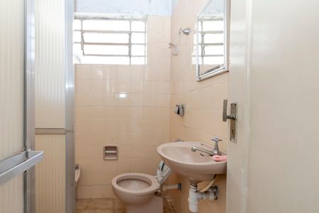 Casa à venda com 140m², 2 quartos e 2 vagasBanheiro