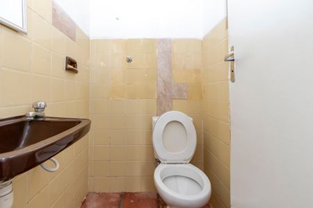 Casa à venda com 140m², 2 quartos e 2 vagasBanheiro de Serviço