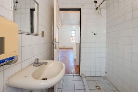 Casa à venda com 120m², 1 quarto e 1 vaga Casa à venda com 120m², 1 quarto e 1 vagaBanheiro