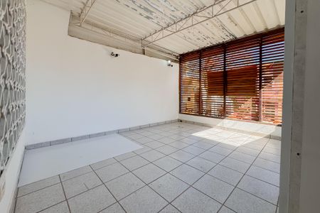 Casa à venda com 120m², 1 quarto e 1 vaga Casa à venda com 120m², 1 quarto e 1 vagaTerraço