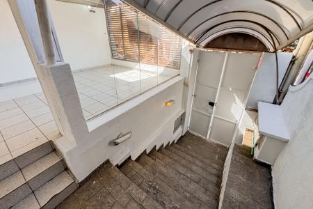 Casa à venda com 120m², 1 quarto e 1 vaga Casa à venda com 120m², 1 quarto e 1 vagaEntrada