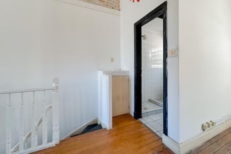 Casa à venda com 120m², 1 quarto e 1 vaga Casa à venda com 120m², 1 quarto e 1 vagaBanheiro