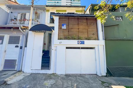 Casa à venda com 120m², 1 quarto e 1 vaga Casa à venda com 120m², 1 quarto e 1 vagaFachada