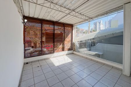 Casa à venda com 120m², 1 quarto e 1 vaga Casa à venda com 120m², 1 quarto e 1 vagaTerraço
