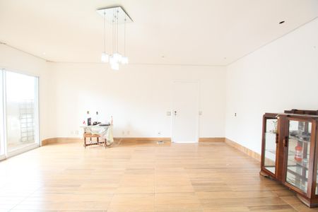Sala de casa para alugar com 2 quartos, 150m² em 0, São Paulo