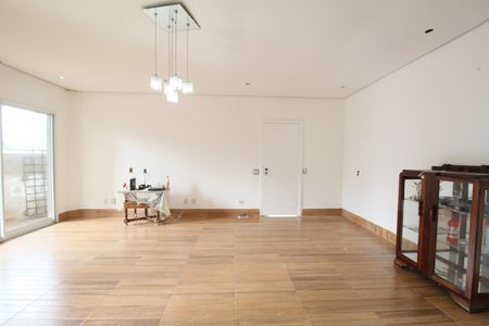 Casa para alugar com 150m², 2 quartos e 4 vagasSala