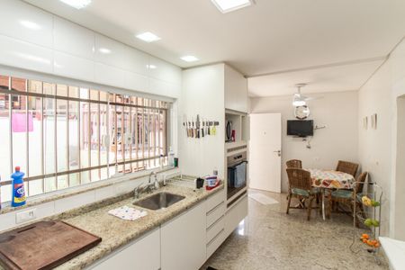 Casa à venda com 235m², 3 quartos e 5 vagasCozinha