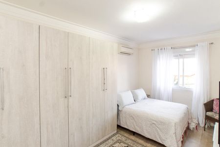 Casa à venda com 235m², 3 quartos e 5 vagasSuíte