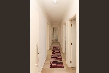 Casa à venda com 235m², 3 quartos e 5 vagasCorredor