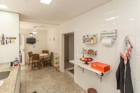 Casa à venda com 235m², 3 quartos e 5 vagasCozinha