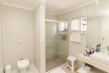 Casa à venda com 235m², 3 quartos e 5 vagasBanheiro da Suíte