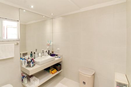 Casa à venda com 235m², 3 quartos e 5 vagasBanheiro da Suíte