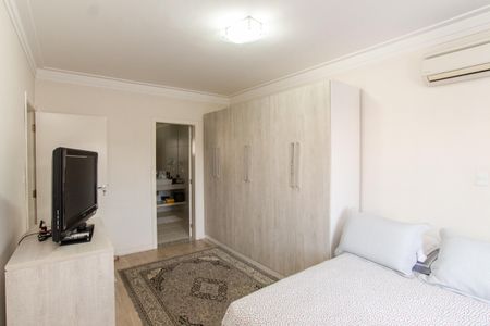 Casa à venda com 235m², 3 quartos e 5 vagasSuíte