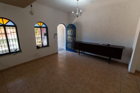 Casa à venda com 200m², 5 quartos e 2 vagasSala