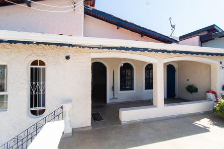 Casa à venda com 200m², 5 quartos e 2 vagasÁrea Externa