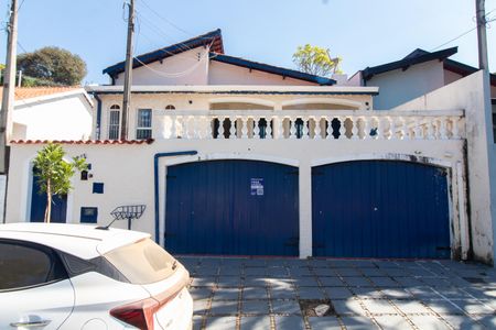 Casa à venda com 200m², 5 quartos e 2 vagasFachada