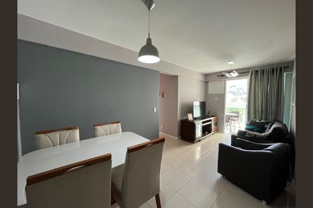 Apartamento à venda com 76m², 3 quartos e 1 vagaSala