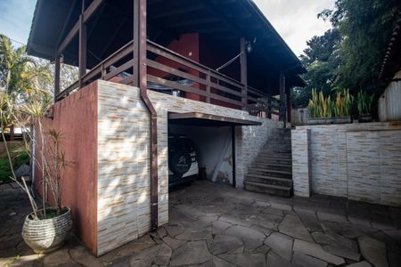 Casa à venda com 170m², 2 quartos e 2 vagas Casa à venda com 170m², 2 quartos e 2 vagasFachada