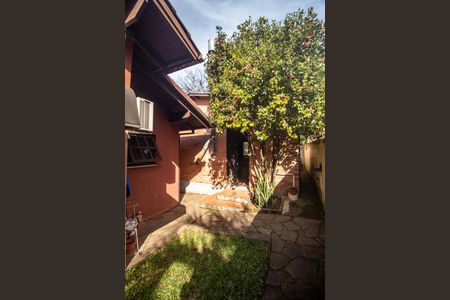 Casa à venda com 170m², 2 quartos e 2 vagas Casa à venda com 170m², 2 quartos e 2 vagasQuintal