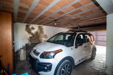 Casa à venda com 170m², 2 quartos e 2 vagas Casa à venda com 170m², 2 quartos e 2 vagasGaragem