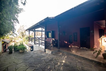 Casa à venda com 170m², 2 quartos e 2 vagas Casa à venda com 170m², 2 quartos e 2 vagasJardim