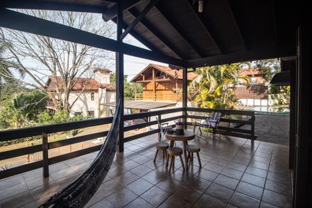 Casa à venda com 170m², 2 quartos e 2 vagas Casa à venda com 170m², 2 quartos e 2 vagasSacada