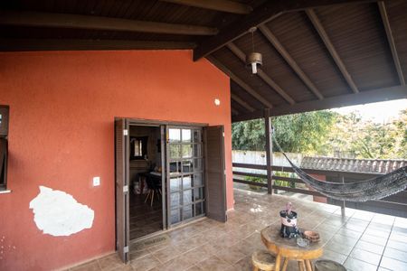 Casa à venda com 170m², 2 quartos e 2 vagas Casa à venda com 170m², 2 quartos e 2 vagasSacada