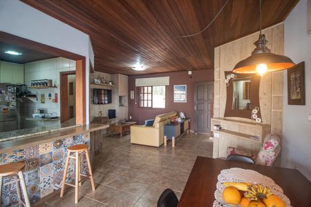 Casa à venda com 170m², 2 quartos e 2 vagas Casa à venda com 170m², 2 quartos e 2 vagasSala