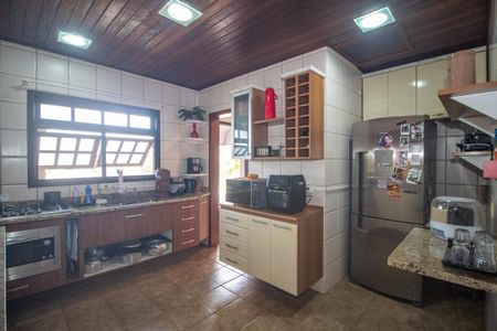 Casa à venda com 170m², 2 quartos e 2 vagas Casa à venda com 170m², 2 quartos e 2 vagasCozinha
