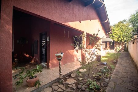 Casa à venda com 170m², 2 quartos e 2 vagas Casa à venda com 170m², 2 quartos e 2 vagasJardim