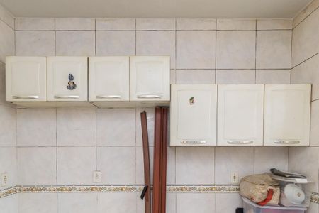 Apartamento para alugar com 74m², 2 quartos e sem vaga Apartamento para alugar com 74m², 2 quartos e sem vagaCozinha - Armários