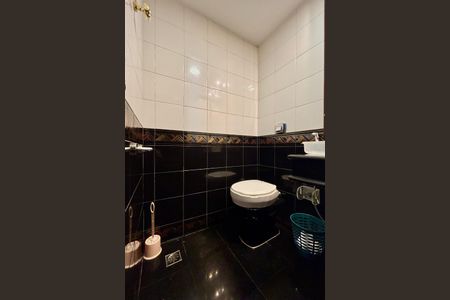 Apartamento para alugar com 230m², 4 quartos e 2 vagas Apartamento para alugar com 230m², 4 quartos e 2 vagasLavabo