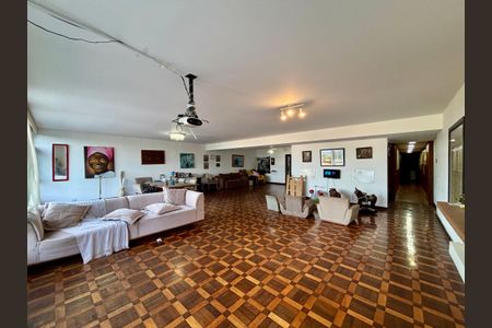 Apartamento para alugar com 230m², 4 quartos e 2 vagas Apartamento para alugar com 230m², 4 quartos e 2 vagasSala