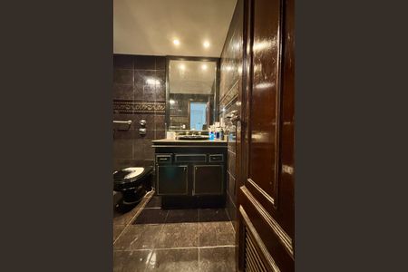 Apartamento para alugar com 230m², 4 quartos e 2 vagas Apartamento para alugar com 230m², 4 quartos e 2 vagasSuíte