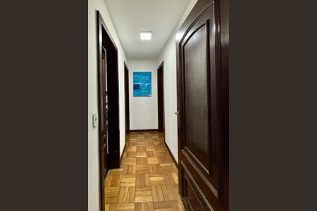 Apartamento para alugar com 230m², 4 quartos e 2 vagas Apartamento para alugar com 230m², 4 quartos e 2 vagasCorredor