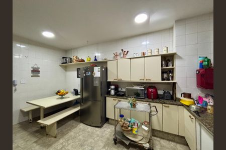 Apartamento para alugar com 230m², 4 quartos e 2 vagas Apartamento para alugar com 230m², 4 quartos e 2 vagasCozinha