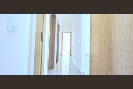 Casa à venda com 158m², 3 quartos e 2 vagasCorredor quartos