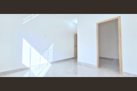 Casa à venda com 158m², 3 quartos e 2 vagasSuíte